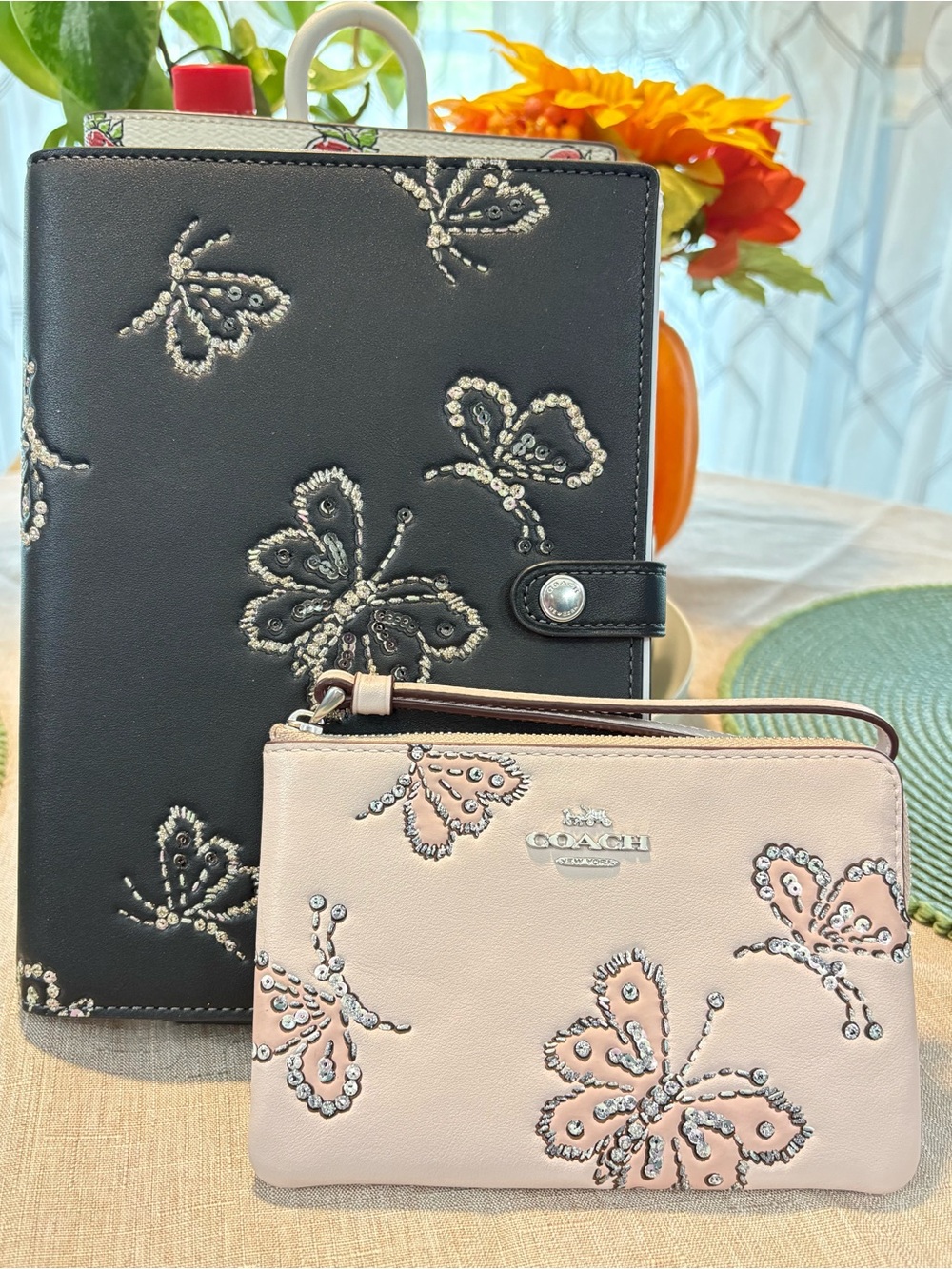 Coach Zip Wristlet/Notebook set